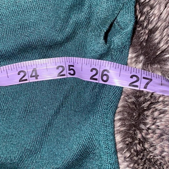 Magazine Olive Green knit V high neck  Top Sz L - Picture 6 of 10